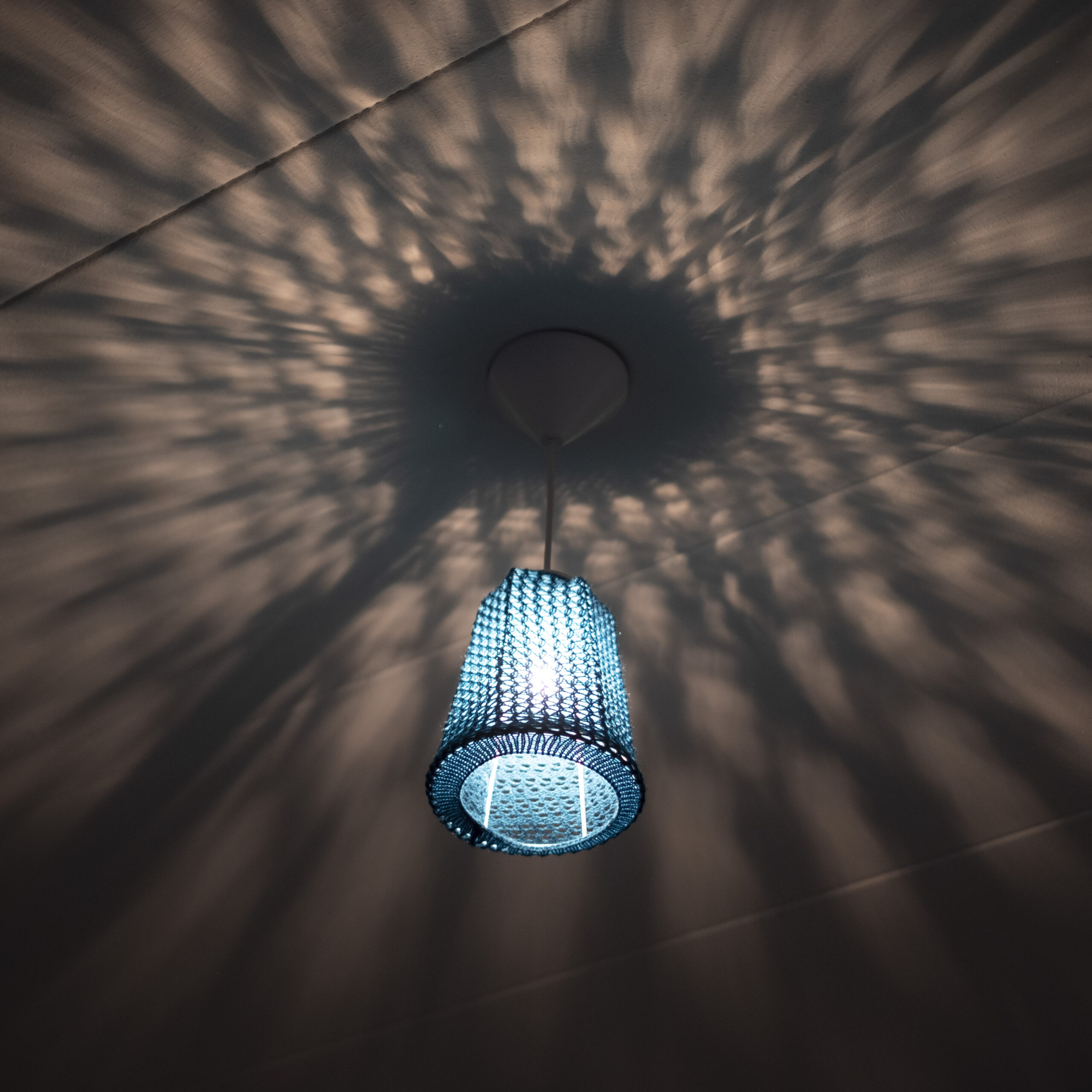 knitted pendant lamp