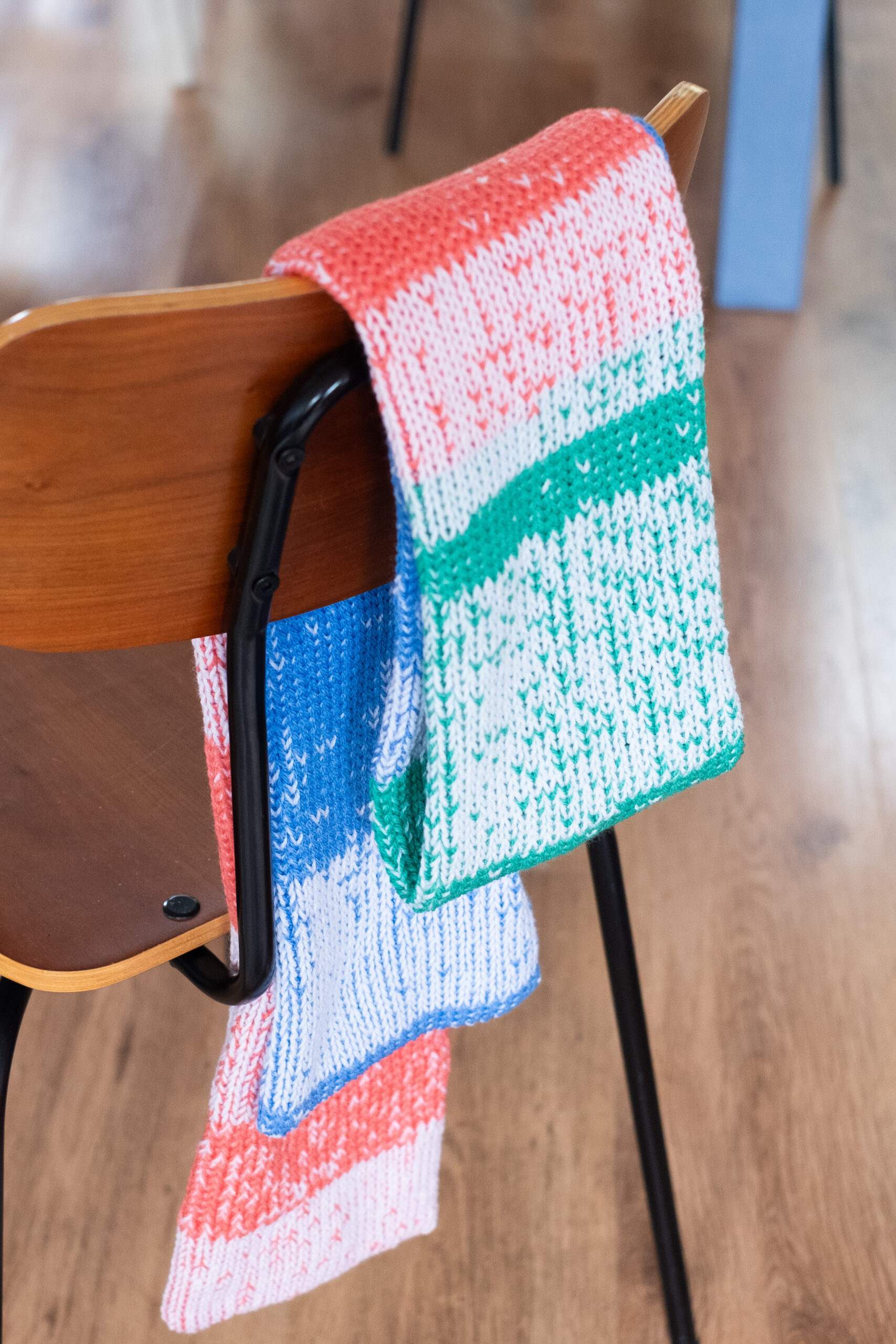 Soft Multicolor Winter Scarf – Unique Mixed Yarn Design - Afbeelding 10