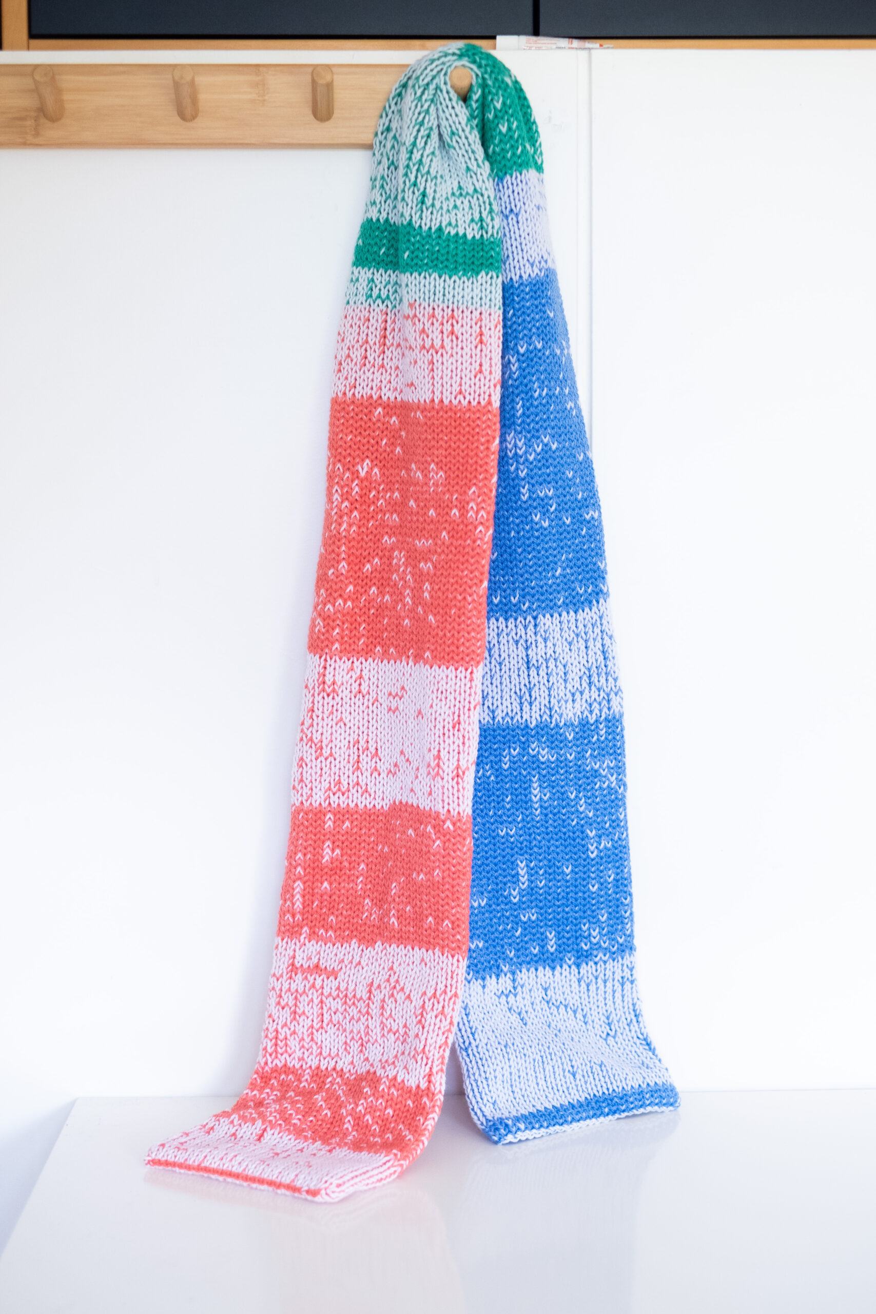 Soft Multicolor Winter Scarf – Unique Mixed Yarn Design - Afbeelding 8
